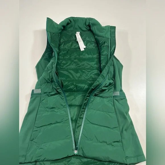 Lululemon Down For It All Vest Color: Everglade Green Women’s Size 6 - Picture 3 of 6